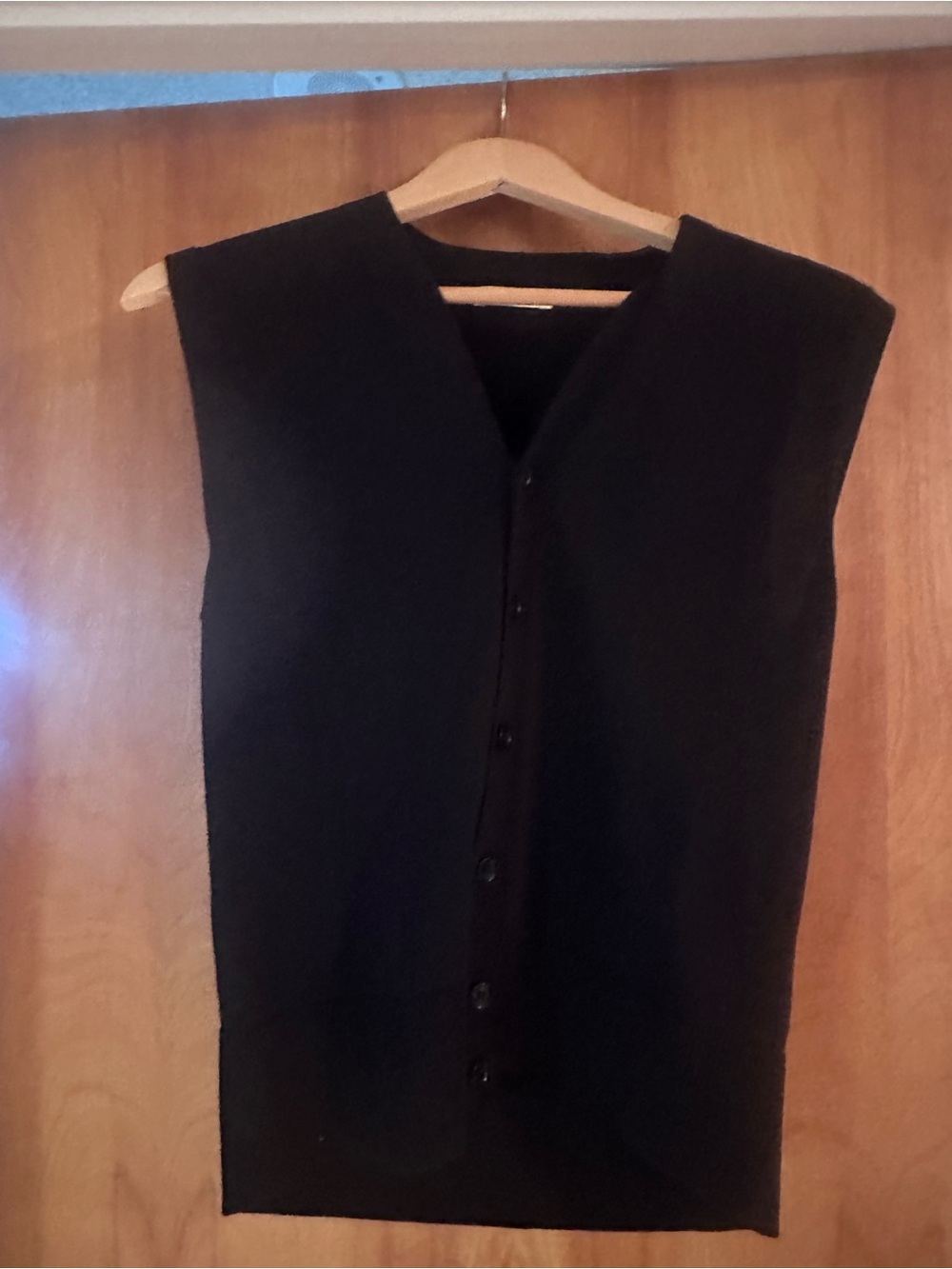 Uniqlo U Black Sleeveless Button-Up Vest
